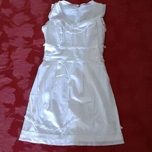 Elegant White Cotton Dress With Lace
